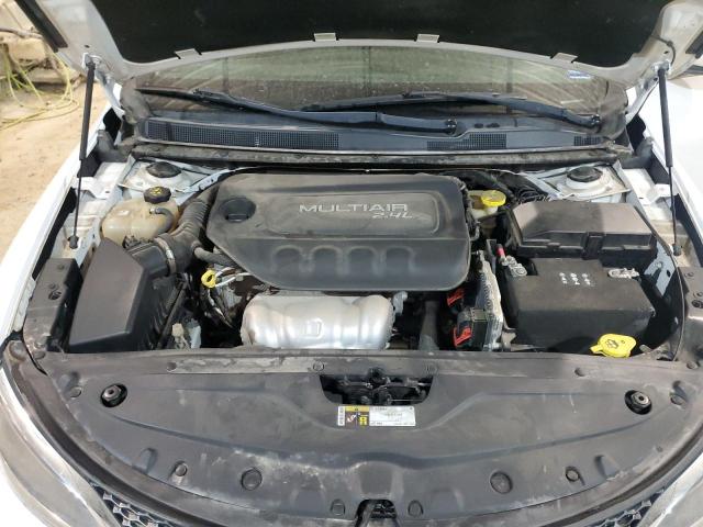 Photo 11 from auction – 2015 CHRYSLER 200 LIMITE with VIN 1C3CCCAB7FN620883