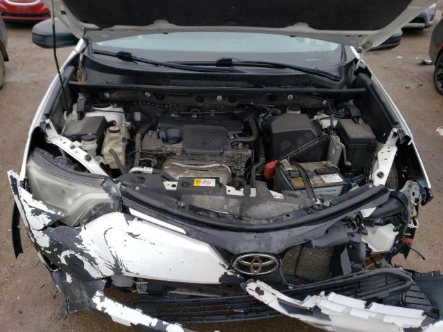 Photo 7 from auction – 2017 TOYOTA RAV4 LE with VIN JTMBFREV6HJ136235