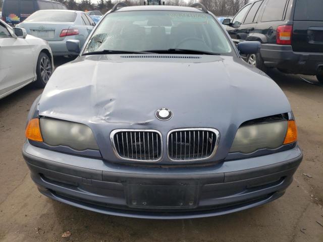 Photo 5 from auction – 2001 BMW 325 IT with VIN WBAAW33451ET41074