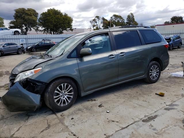 TOYOTA SIENNA XLE 2018 with VIN 5TDYZ3DC4JS912398 - Photo from auction