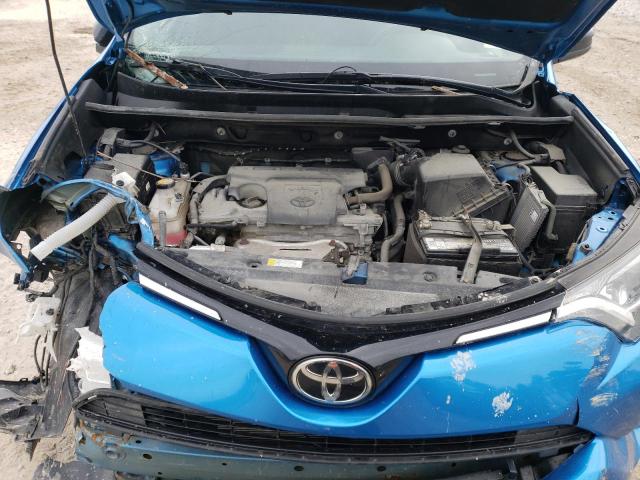 Photo 12 from auction – 2017 TOYOTA RAV4 LE with VIN 2T3BFREV2HW693693