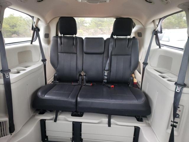 Photo 10 from auction – 2016 CHRYSLER TOWN & COU with VIN 2C4RC1BG9GR185597