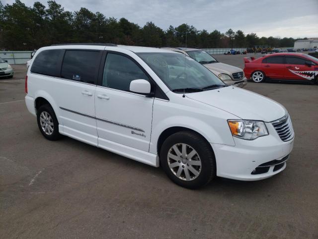 Photo 4 from auction – 2016 CHRYSLER TOWN & COU with VIN 2C4RC1BG9GR185597