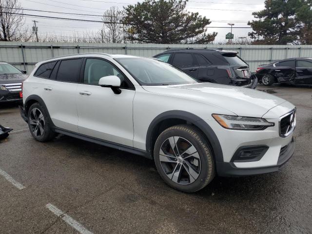Photo 4 from auction – 2021 VOLVO V60 CROSS with VIN YV4102WK0M1077909