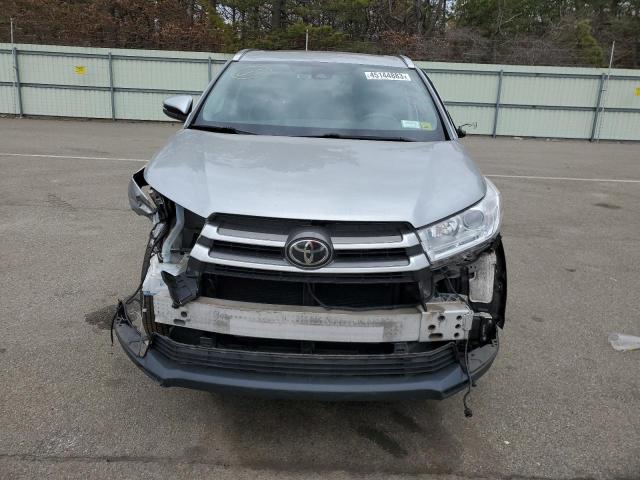 Photo 5 from auction – 2017 TOYOTA HIGHLANDER with VIN 5TDJZRFH3HS451234