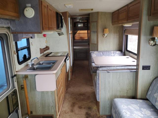 Photo 6 from auction – 1988 PACE MOTORHOME with VIN 1GBKP37W3H3337843