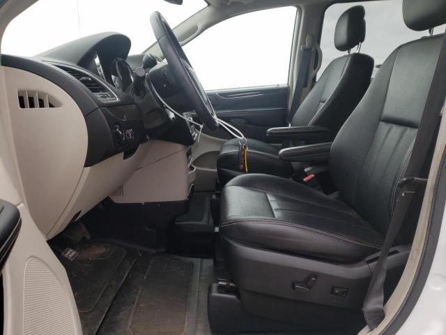 Photo 7 from auction – 2016 CHRYSLER TOWN & COU with VIN 2C4RC1BG9GR185597