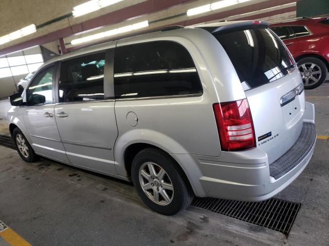 Photo 2 from auction – 2010 CHRYSLER TOWN & COU with VIN 2A4RR5D17AR421227