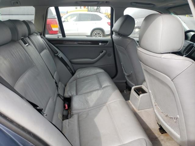 Photo 10 from auction – 2001 BMW 325 IT with VIN WBAAW33451ET41074