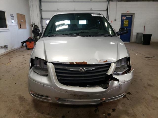 Photo 5 from auction – 2006 CHRYSLER TOWN & COU with VIN 1A4GP45R36B741341