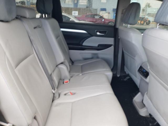 Photo 10 from auction – 2018 TOYOTA HIGHLANDER with VIN 5TDJZRFH1JS853579