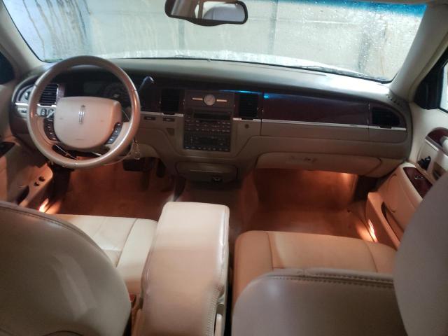 Photo 8 from auction – 2005 LINCOLN TOWN CAR S with VIN 1LNHM81W15Y615864
