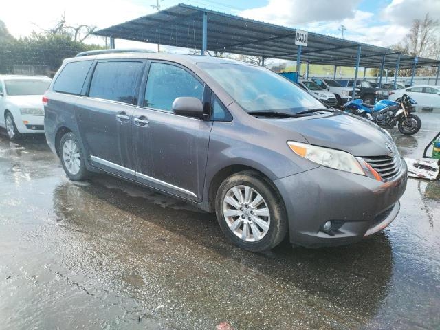 Photo 4 from auction – 2012 TOYOTA SIENNA XLE with VIN 5TDDK3DC9CS044372