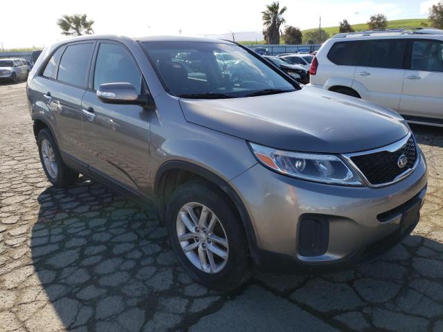 Photo 4 from auction – 2014 KIA SORENTO LX with VIN 5XYKT3A69EG425979
