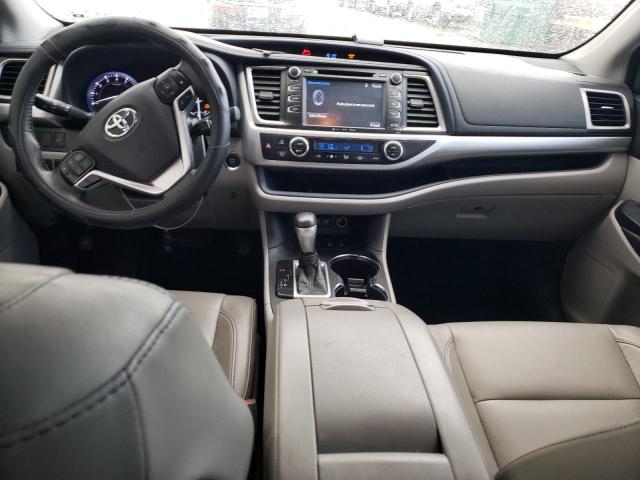 Photo 8 from auction – 2018 TOYOTA HIGHLANDER with VIN 5TDJZRFH1JS853579