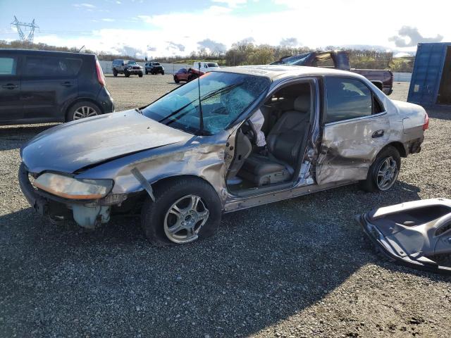 HONDA ACCORD EX 2000 with VIN 1HGCG6586YA101092 - Photo from auction