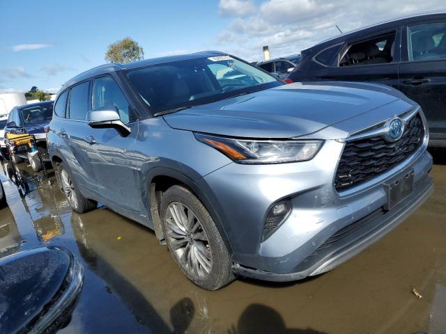 Photo 4 from auction – 2021 TOYOTA HIGHLANDER with VIN 5TDEBRCH8MS055093