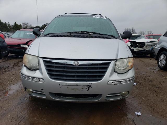 Photo 5 from auction – 2005 CHRYSLER TOWN AND C with VIN 2C4GP44R85R170582