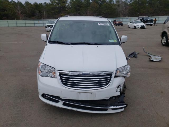 Photo 5 from auction – 2016 CHRYSLER TOWN & COU with VIN 2C4RC1BG9GR185597