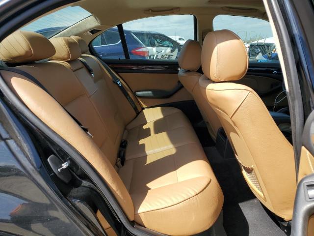 Photo 10 from auction – 2005 BMW 325 IS SUL with VIN WBAAZ33455KW77029
