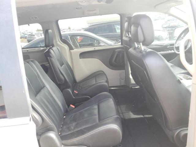 Photo 11 from auction – 2015 CHRYSLER TOWN & COU with VIN 2C4RC1BG7FR697938