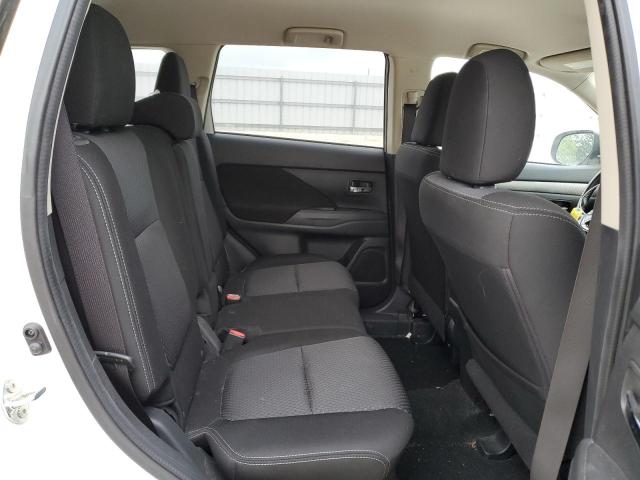 Фото 11 с аукциона – 2016 MITSUBISHI OUTLANDER с VIN JA4AD3A33GZ040219