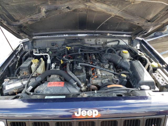 Photo 11 from auction – 2017 TOYOTA COROLLA L with VIN 5YFBURHE8HP676523