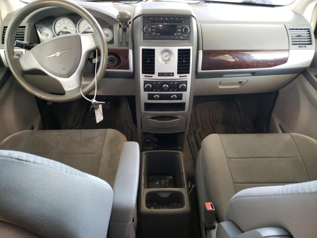 Photo 8 from auction – 2010 CHRYSLER TOWN & COU with VIN 2A4RR5D10AR492916