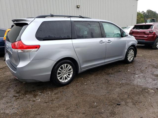 Photo 3 from auction – 2013 TOYOTA SIENNA XLE with VIN 5TDYK3DC5DS366882