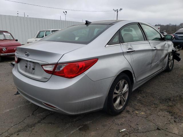 Photo 3 from auction – 2012 HYUNDAI SONATA SE with VIN 5NPEC4AC4CH398382