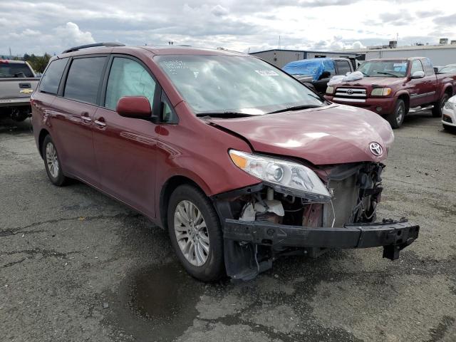 Photo 4 from auction – 2015 TOYOTA SIENNA XLE with VIN 5TDYK3DC0FS565762