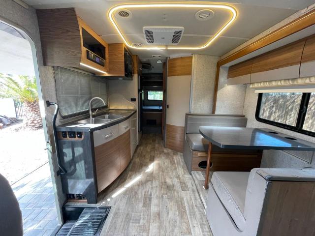 Photo 6 from auction – 2016 WINNEBAGO RV with VIN WDAPF4CC0G9666231