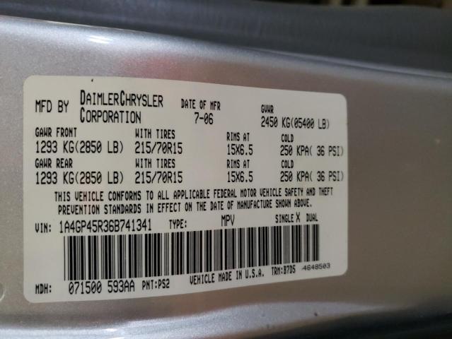 Photo 14 from auction – 2006 CHRYSLER TOWN & COU with VIN 1A4GP45R36B741341
