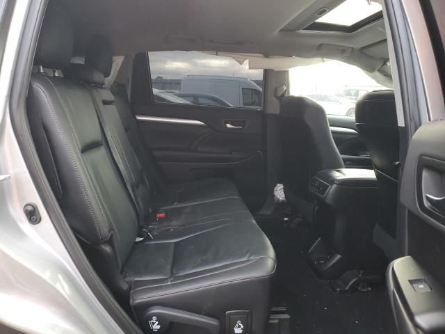 Photo 11 from auction – 2019 TOYOTA HIGHLANDER with VIN 5TDJZRFH2KS718127