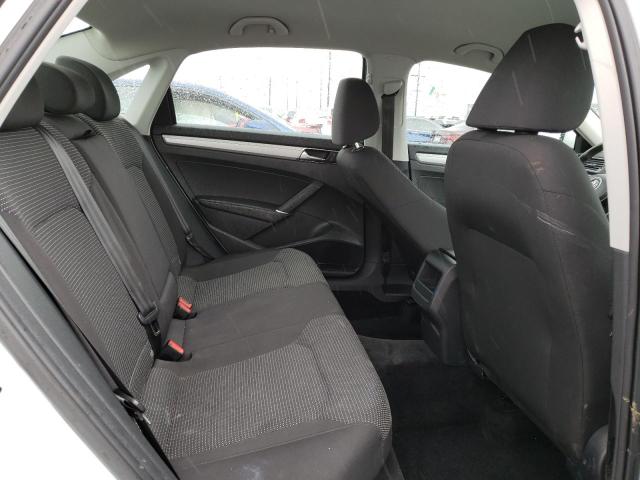 Photo 10 from auction – 2017 VOLKSWAGEN PASSAT S with VIN 1VWAT7A3XHC007347