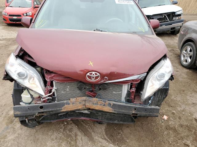 Photo 12 from auction – 2013 TOYOTA SIENNA XLE with VIN 5TDYK3DC6DS348990