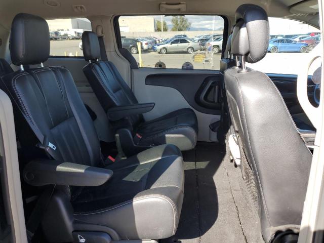 Photo 11 from auction – 2014 CHRYSLER TOWN & COU with VIN 2C4RC1BG6ER404397