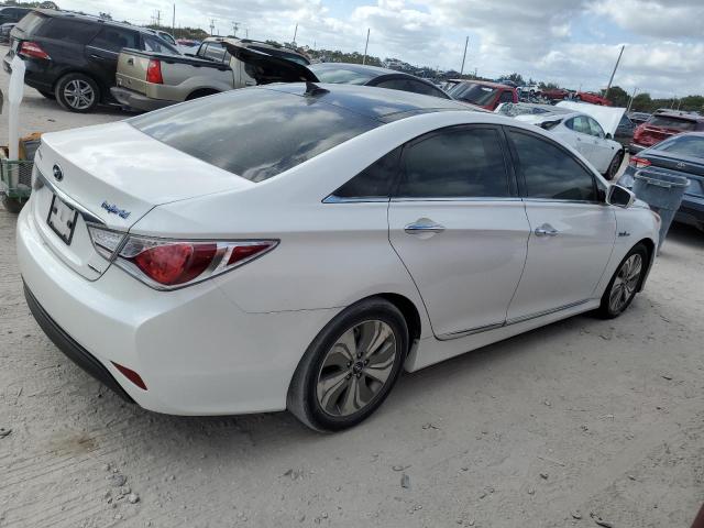 Photo 3 from auction – 2013 HYUNDAI SONATA HYB with VIN KMHEC4A48DA066944