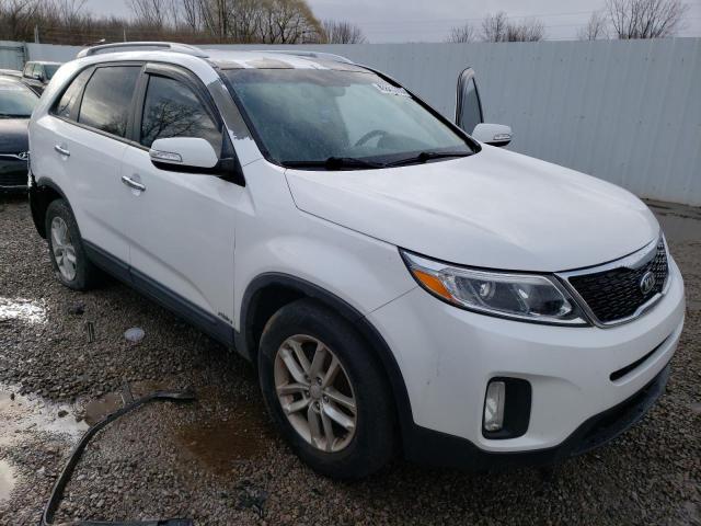 Photo 4 from auction – 2015 KIA SORENTO LX with VIN 5XYKTCA62FG561887