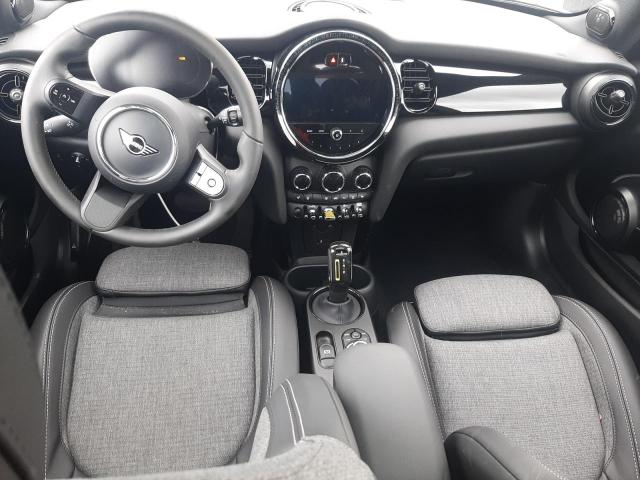 Photo 8 from auction – 2023 MINI COOPER SE with VIN WMW13DJ02P2T39498