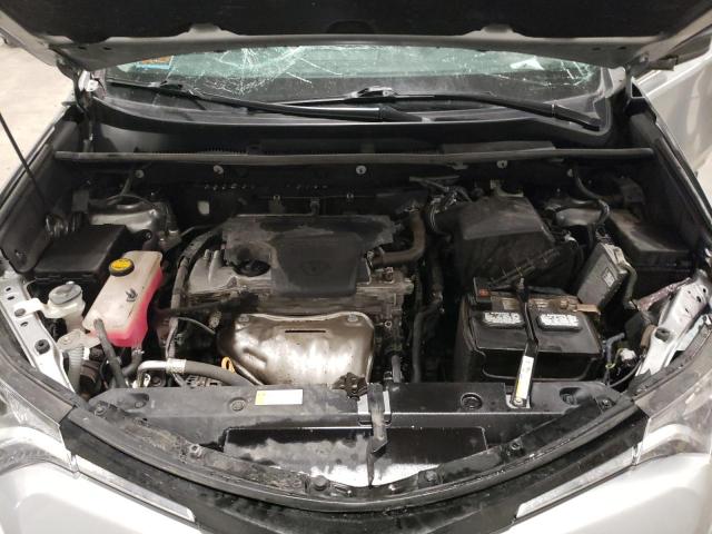 Photo 12 from auction – 2017 TOYOTA RAV4 LE with VIN 2T3BFREV6HW590342