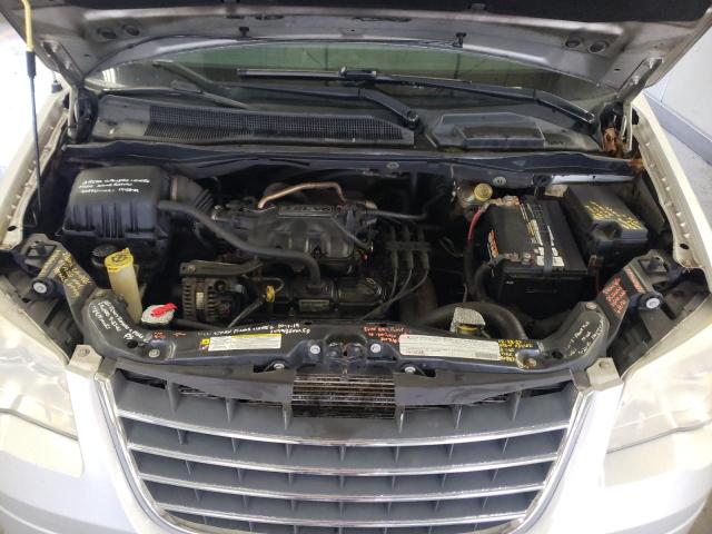 Photo 12 from auction – 2010 CHRYSLER TOWN & COU with VIN 2A4RR5D17AR421227