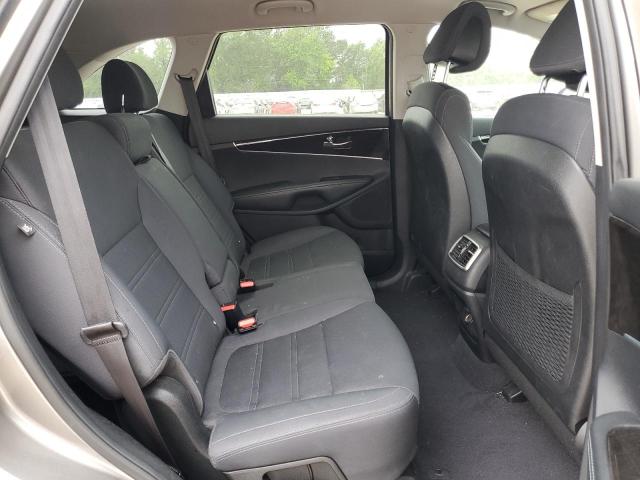 Photo 11 from auction – 2016 KIA SORENTO LX with VIN 5XYPG4A35GG119659