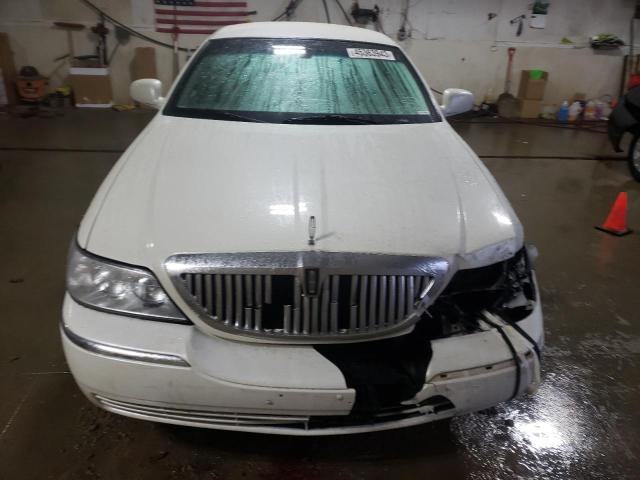 Photo 5 from auction – 2005 LINCOLN TOWN CAR S with VIN 1LNHM81W15Y615864