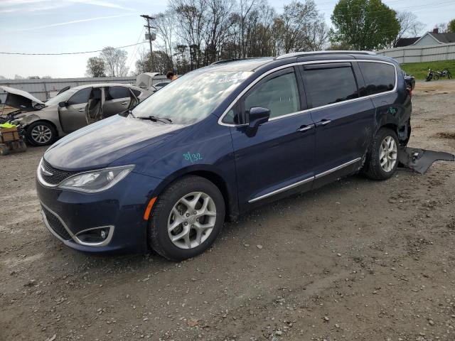 CHRYSLER PACIFICA T 2018 with VIN 2C4RC1EG4JR106324 - Photo from auction