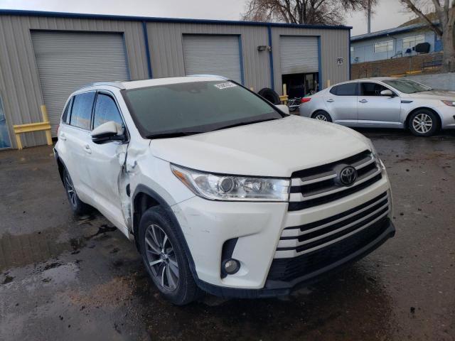 Photo 4 from auction – 2018 TOYOTA HIGHLANDER with VIN 5TDJZRFH1JS853579