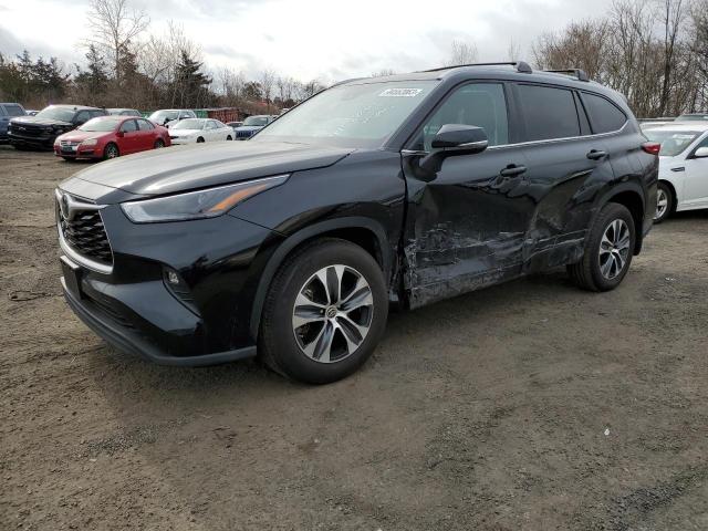 TOYOTA HIGHLANDER 2022 with VIN 5TDHZRBH6NS569178 - Photo from auction