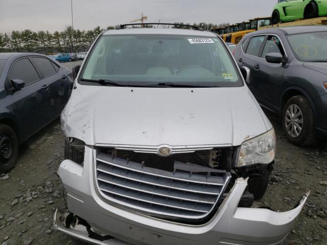 Photo 5 from auction – 2010 CHRYSLER TOWN & COU with VIN 2A4RR5DX8AR156869