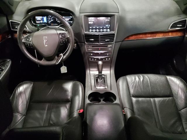 Photo 8 from auction – 2017 LINCOLN MKT with VIN 2LMHJ5NK0HBL01398