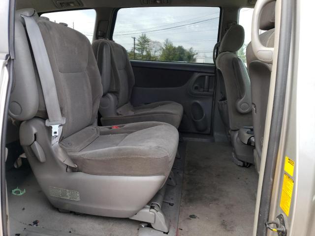 Photo 11 from auction – 2004 TOYOTA SIENNA CE with VIN 5TDZA23C74S208143